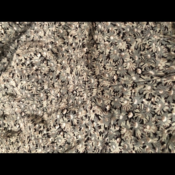 RARE BRANDY MELVILLE SHORTS - Picture 3 of 3